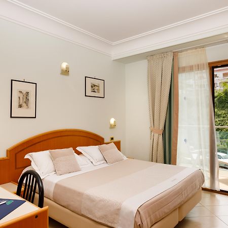 Hotel Gardenia Sorrento, Ascend Hotel Collection Bagian luar foto