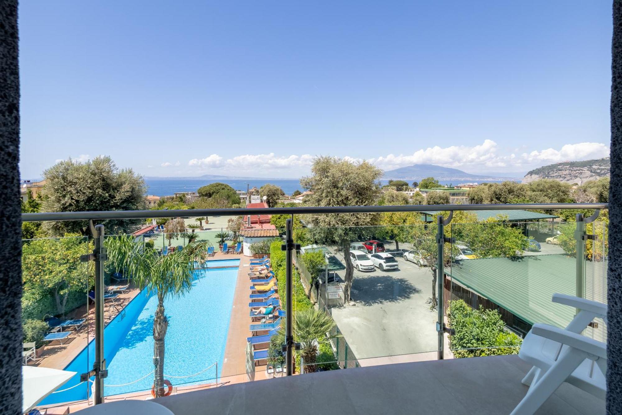Hotel Gardenia Sorrento, Ascend Hotel Collection Bagian luar foto
