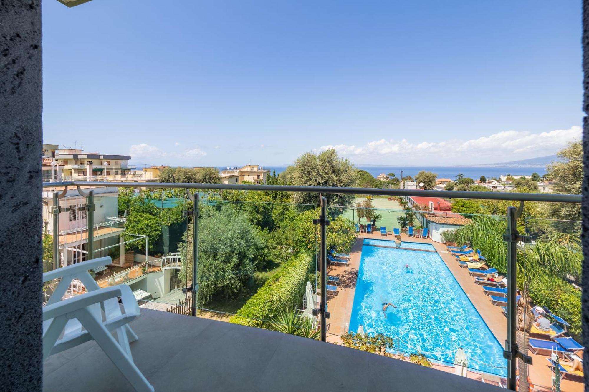 Hotel Gardenia Sorrento, Ascend Hotel Collection Bagian luar foto