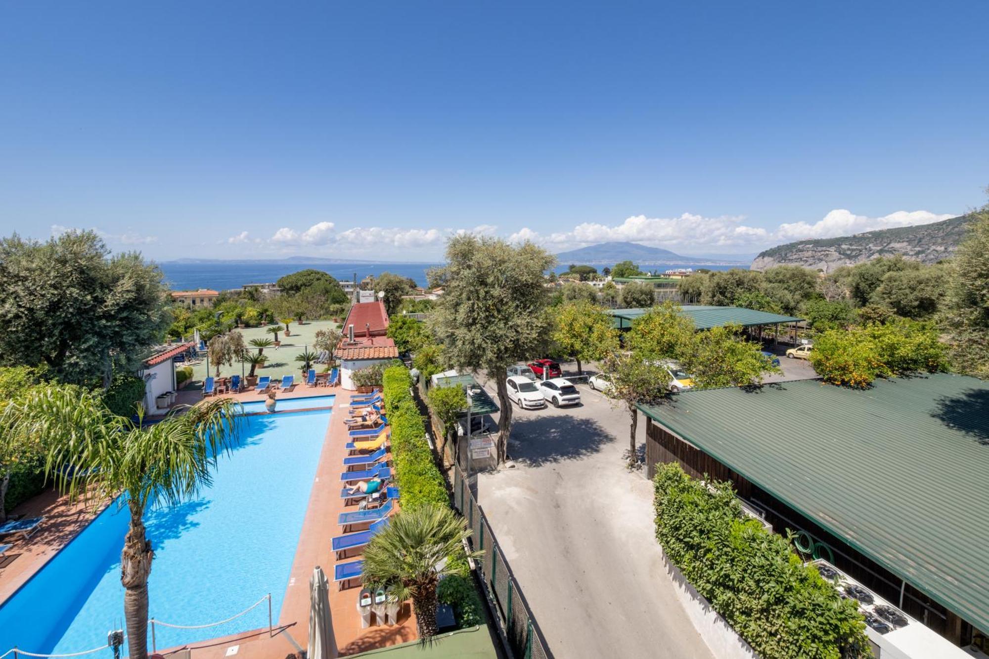 Hotel Gardenia Sorrento, Ascend Hotel Collection Bagian luar foto