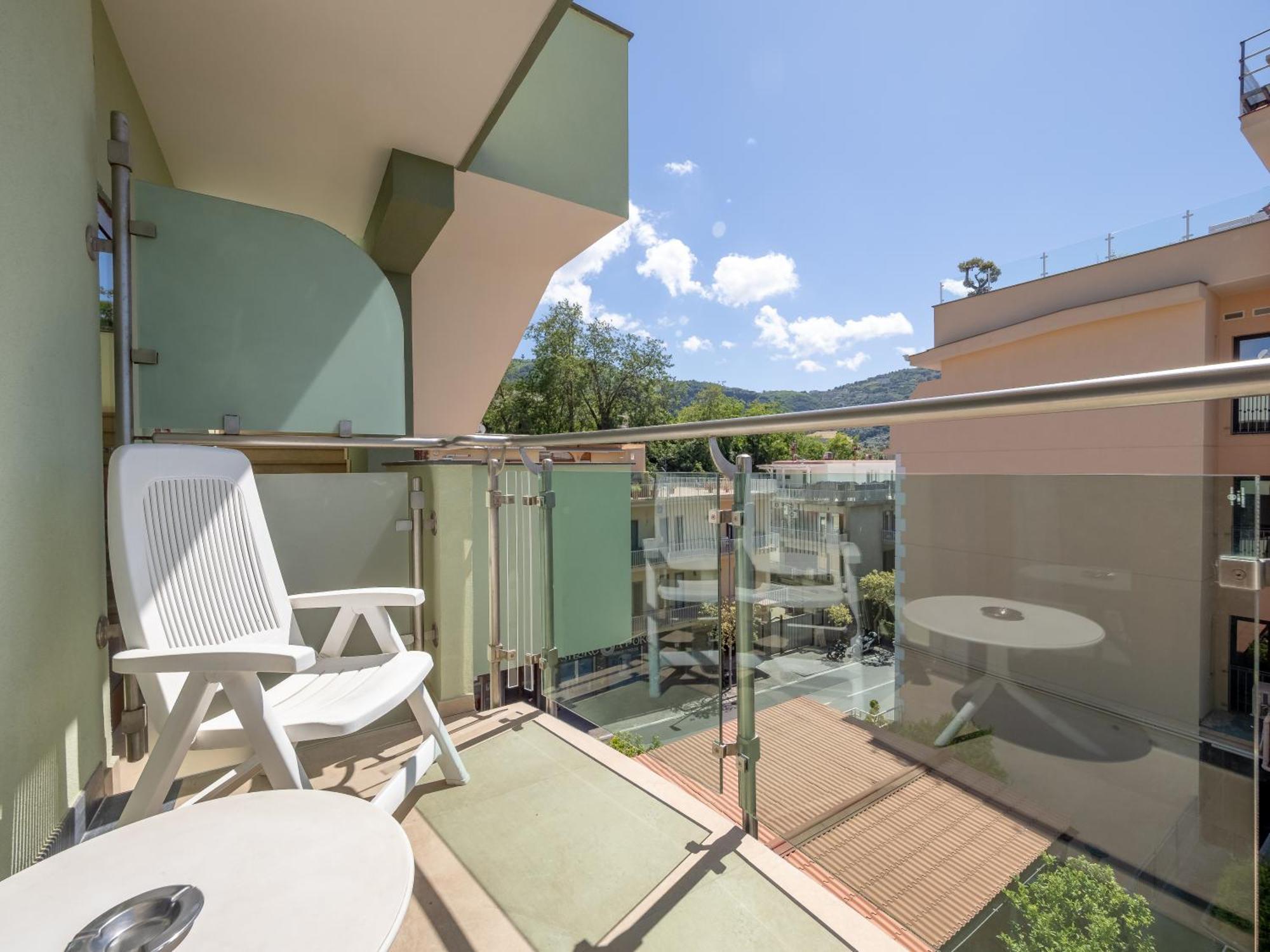 Hotel Gardenia Sorrento, Ascend Hotel Collection Bagian luar foto