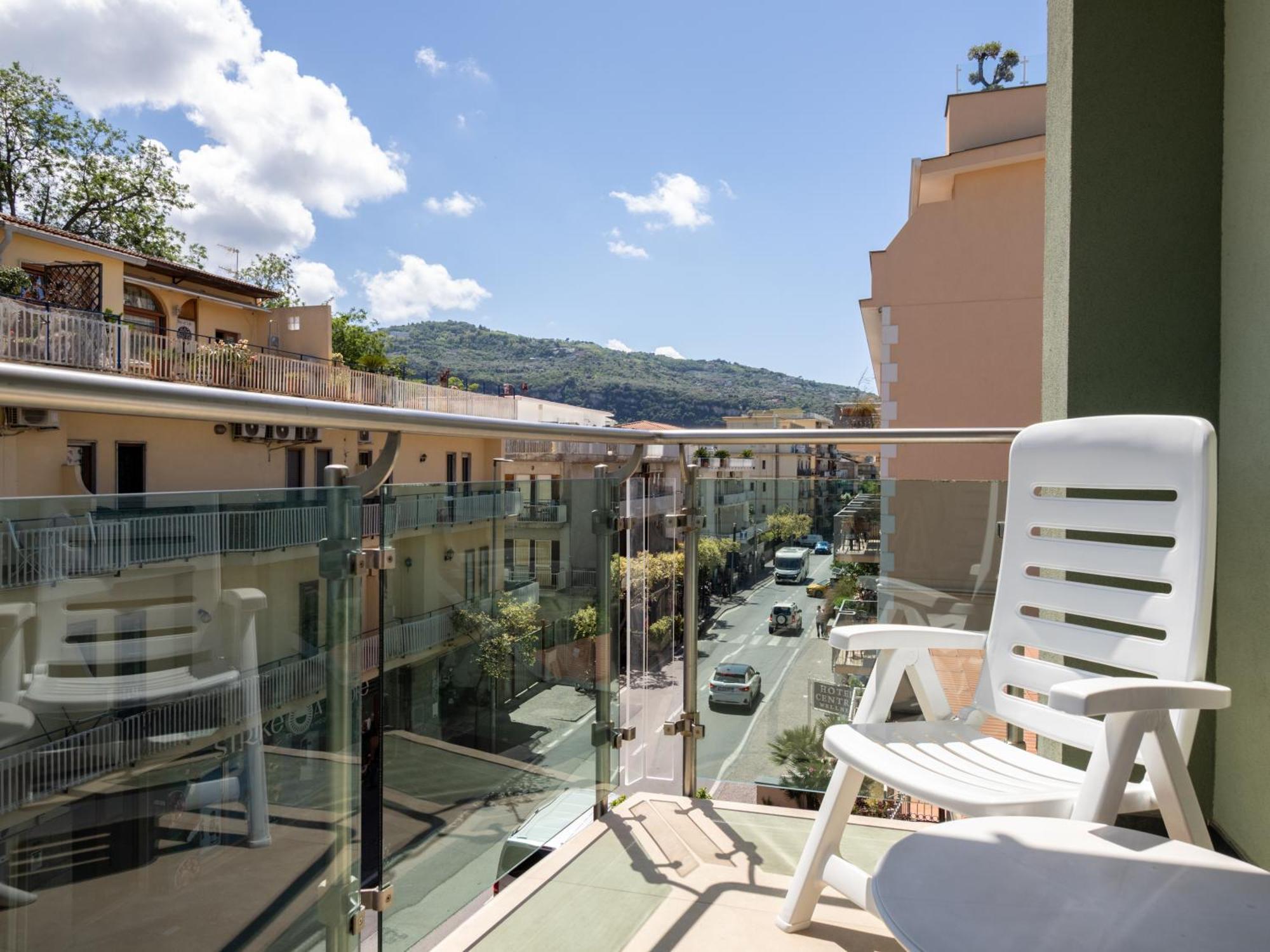 Hotel Gardenia Sorrento, Ascend Hotel Collection Bagian luar foto