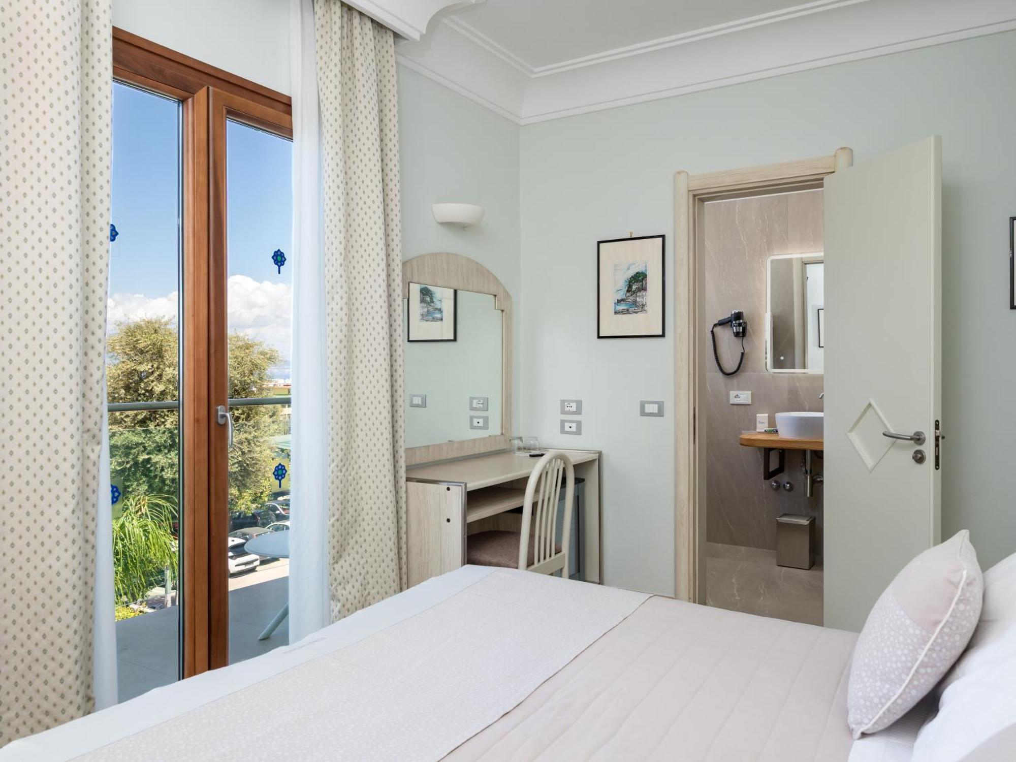Hotel Gardenia Sorrento, Ascend Hotel Collection Bagian luar foto