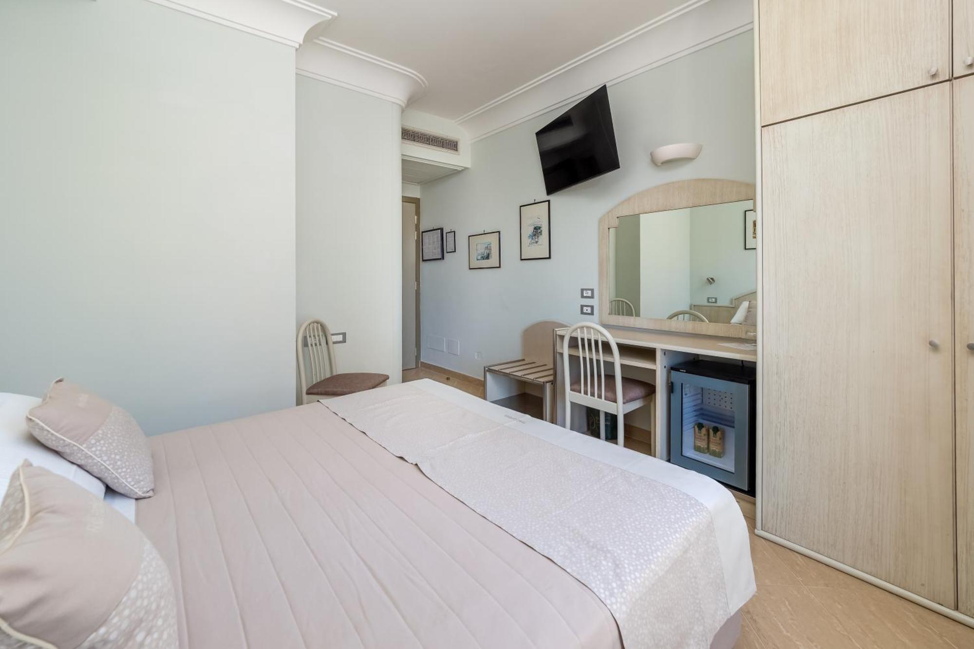 Hotel Gardenia Sorrento, Ascend Hotel Collection Bagian luar foto